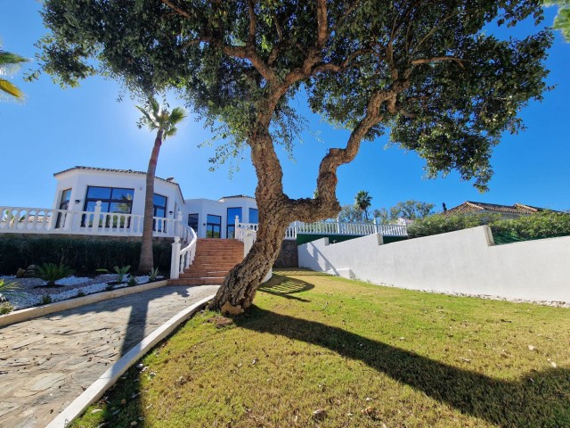 4 Bedrooms Villa in Sotogrande Alto