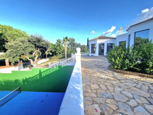 4 Bedrooms Villa in Sotogrande Alto