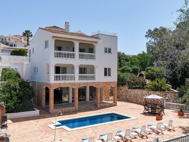 Huvila, Cerros del Aguila, R4976032