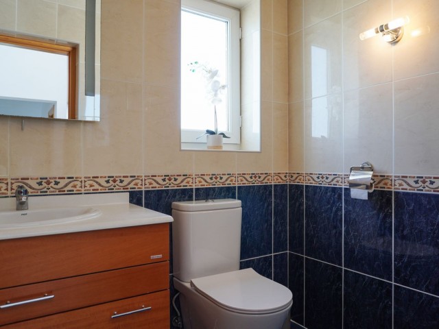 4 Makuuhuoneen Huvila Cerros del Aguila