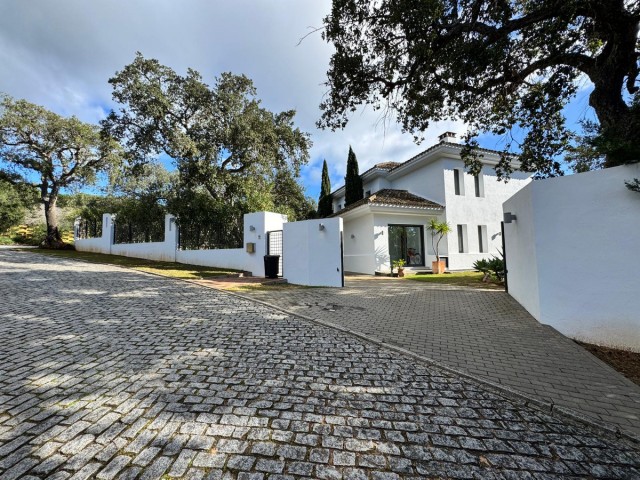 4 Bedrooms Villa in Sotogrande