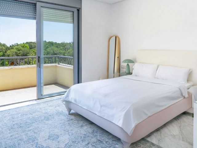 4 Bedrooms Villa in Sotogrande