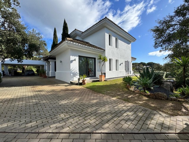 4 Bedrooms Villa in Sotogrande