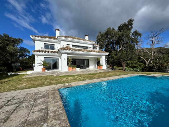 4 Bedrooms Villa in Sotogrande