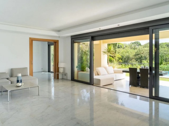 4 Bedrooms Villa in Sotogrande