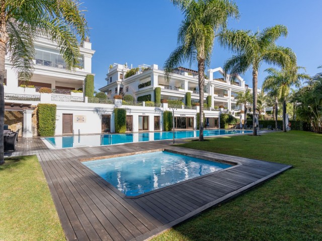 2 Bedrooms Apartment in Estepona