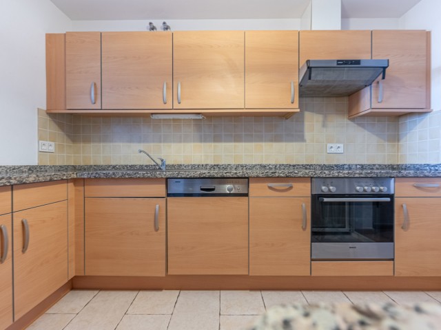 Apartamento con 2 Dormitorios  en Benahavís