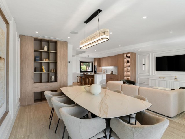 4 Bedrooms Townhouse in Nueva Andalucía