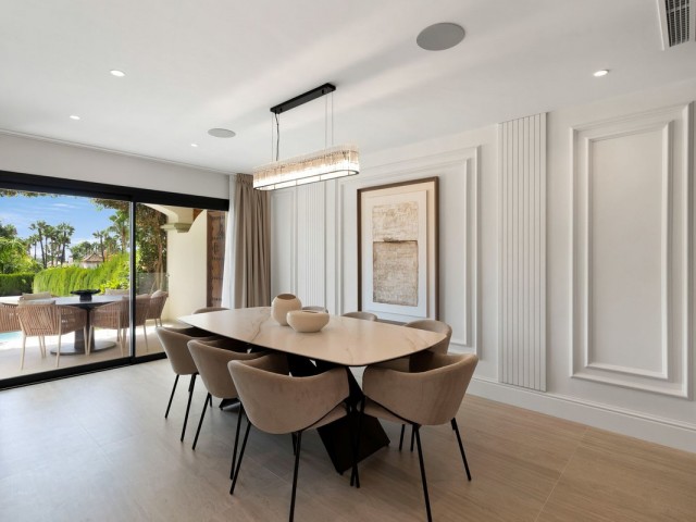 4 Bedrooms Townhouse in Nueva Andalucía