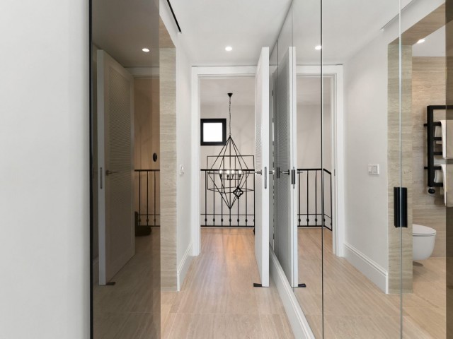 4 Bedrooms Townhouse in Nueva Andalucía