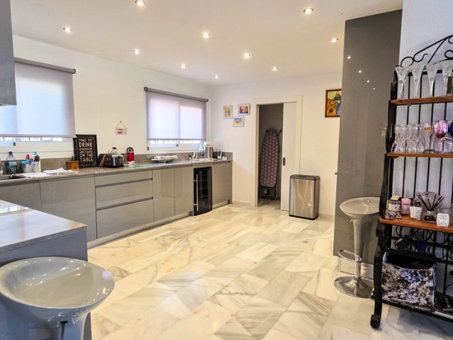 5 Soveroms Villa i La Duquesa