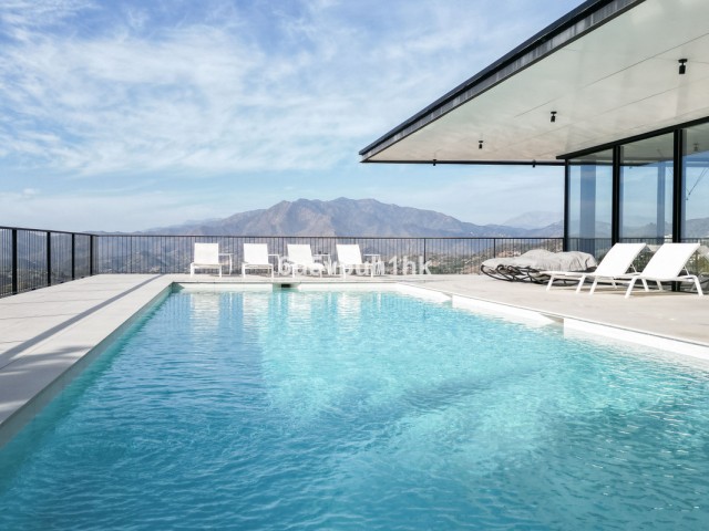 4 Slaapkamer Villa in Valtocado