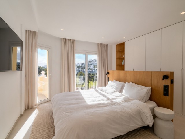 3 Bedrooms Apartment in Benahavís