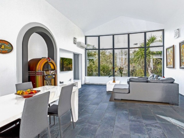 3 Schlafzimmer Villa in Elviria