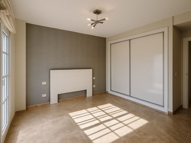 2 Bedrooms Apartment in Nueva Andalucía