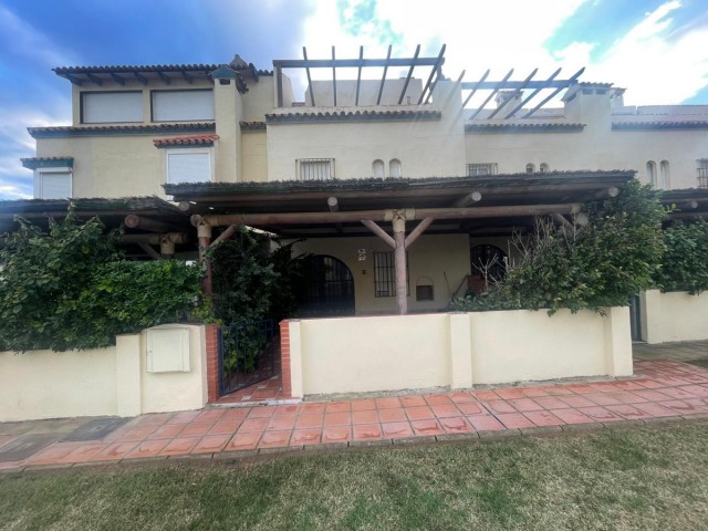 4 Bedrooms Townhouse in Casares