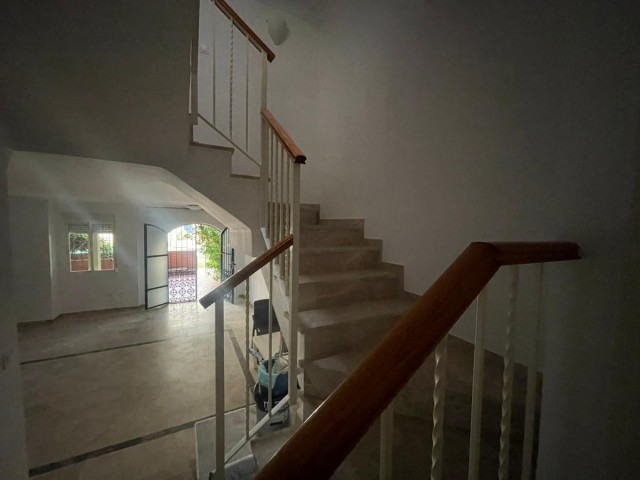 4 Bedrooms Townhouse in Casares