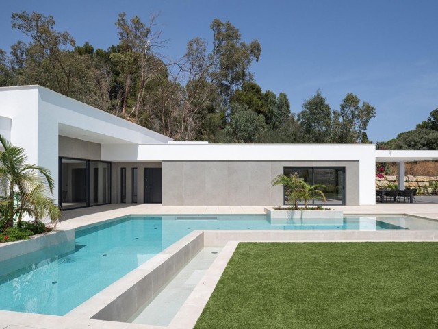 5 Bedrooms Villa in Benalmadena Costa