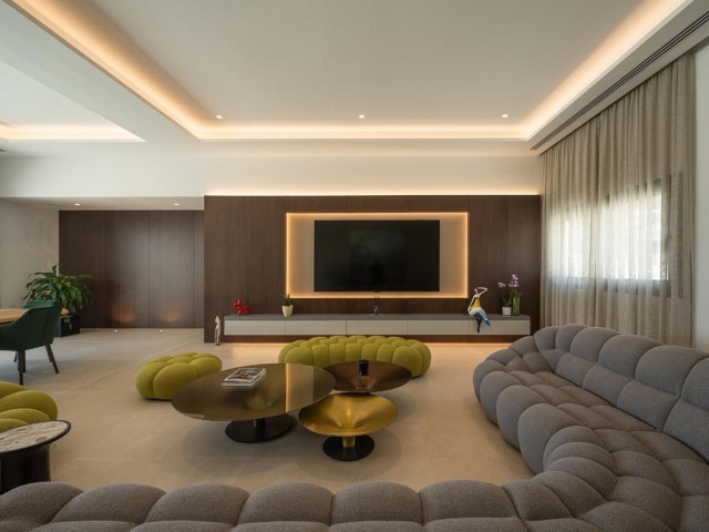 5 Bedrooms Villa in Benalmadena Costa