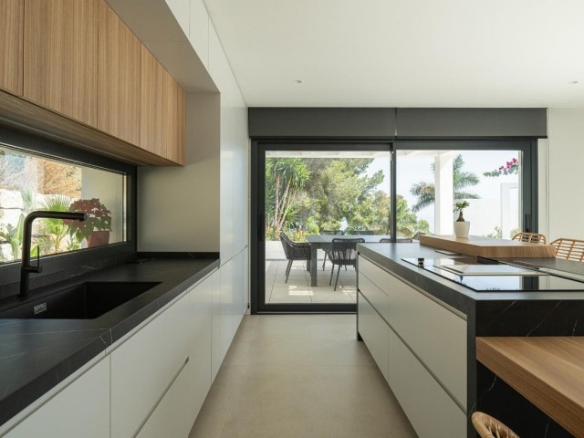 5 Bedrooms Villa in Benalmadena Costa