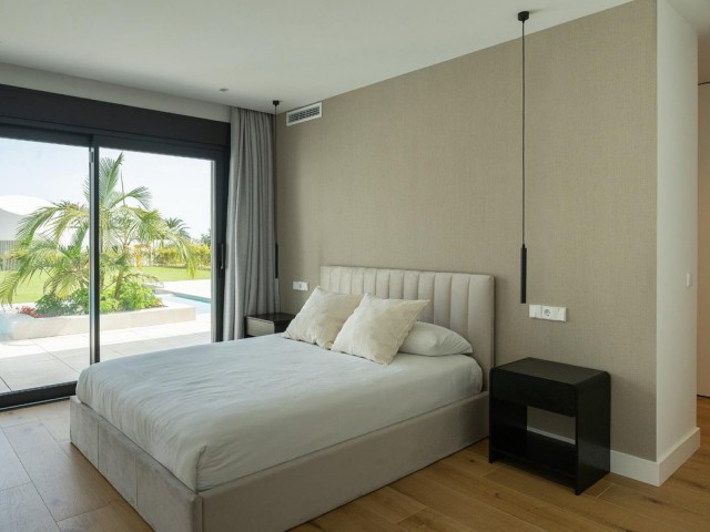 5 Bedrooms Villa in Benalmadena Costa