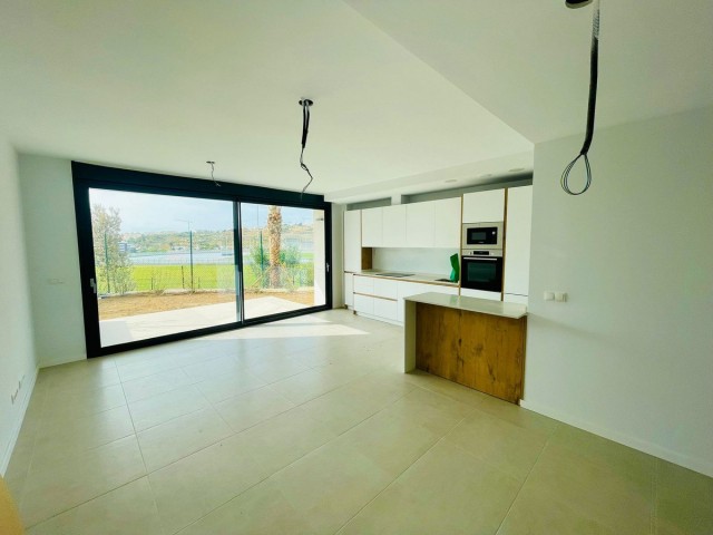 3 Bedrooms Apartment in Estepona