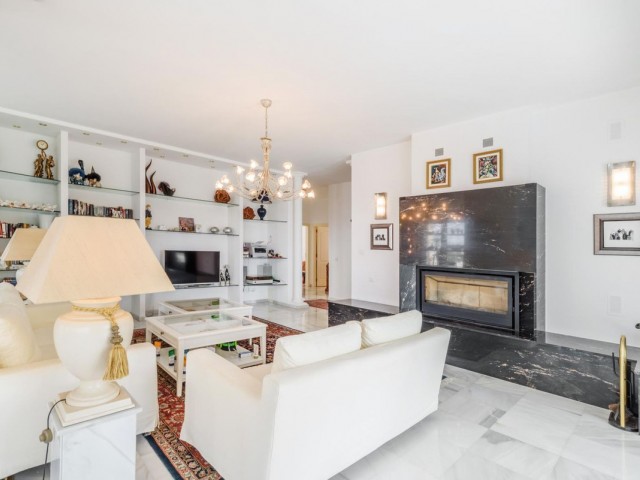 5 Bedrooms Villa in Estepona