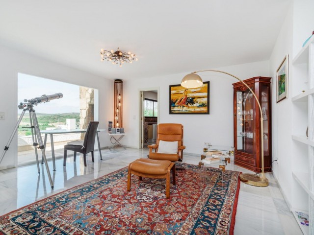 5 Bedrooms Villa in Estepona