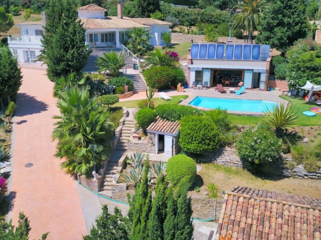 5 Bedrooms Villa in Estepona
