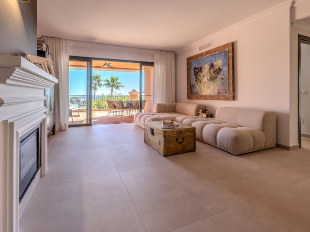 3 Bedrooms Apartment in Monte Halcones