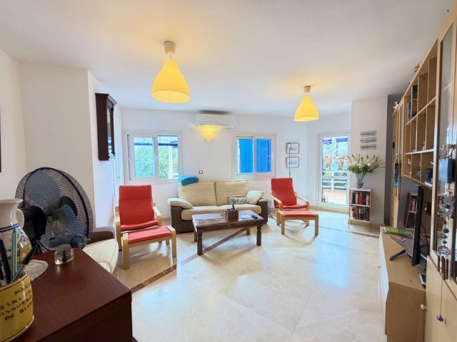 Apartamento, San Luis de Sabinillas, R5255581