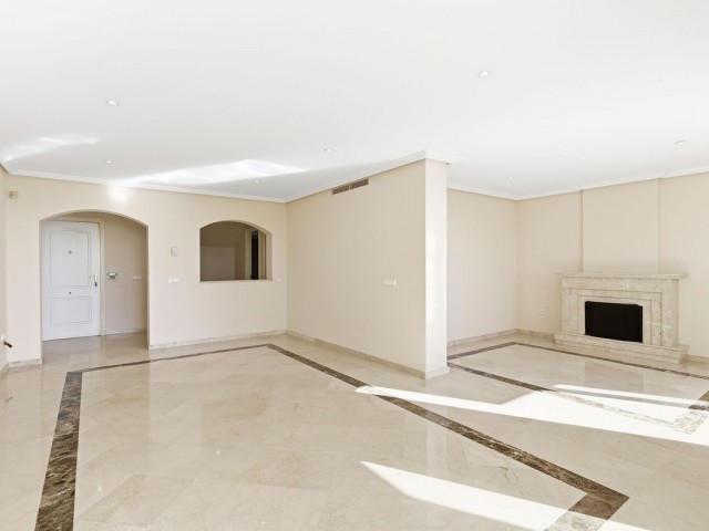 Apartamento con 4 Dormitorios  en Los Arqueros