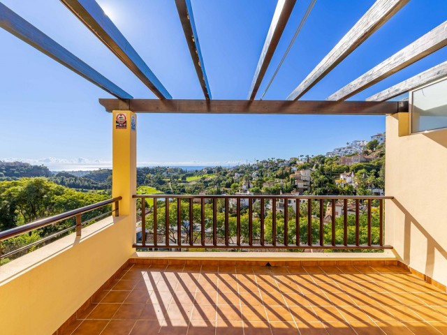 Apartamento con 4 Dormitorios  en Los Arqueros