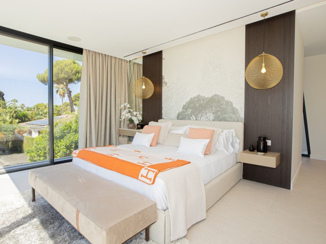 Villa con 6 Dormitorios  en Los Monteros