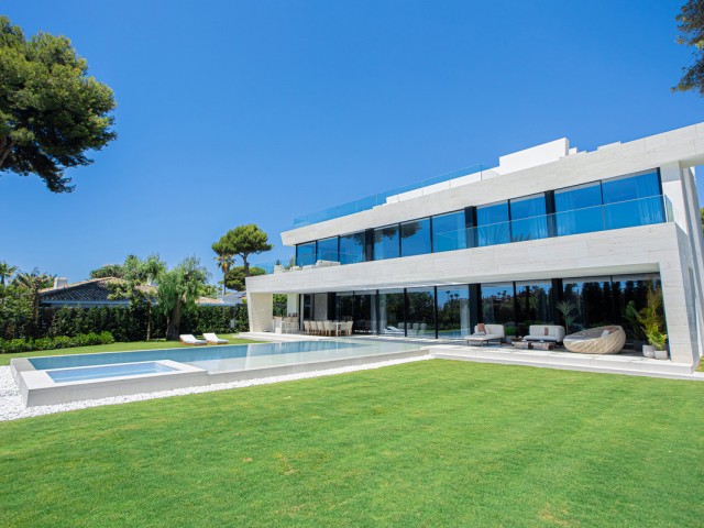 6 Bedrooms Villa in Los Monteros