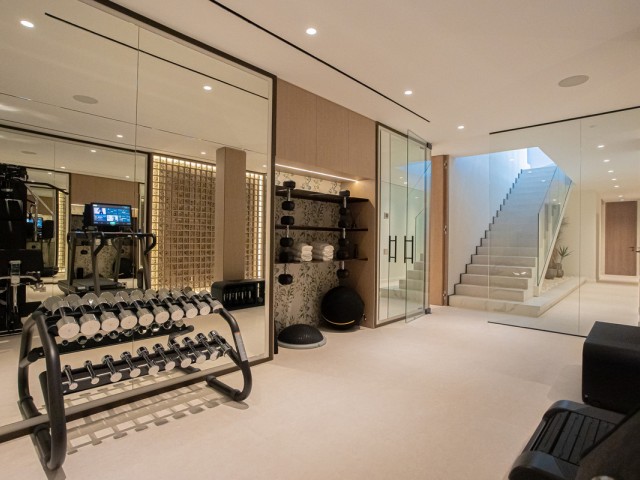 6 Bedrooms Villa in Los Monteros