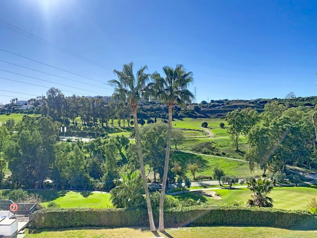 2 Bedrooms Townhouse in Estepona