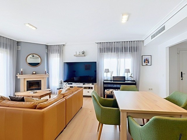 2 Bedrooms Townhouse in Estepona