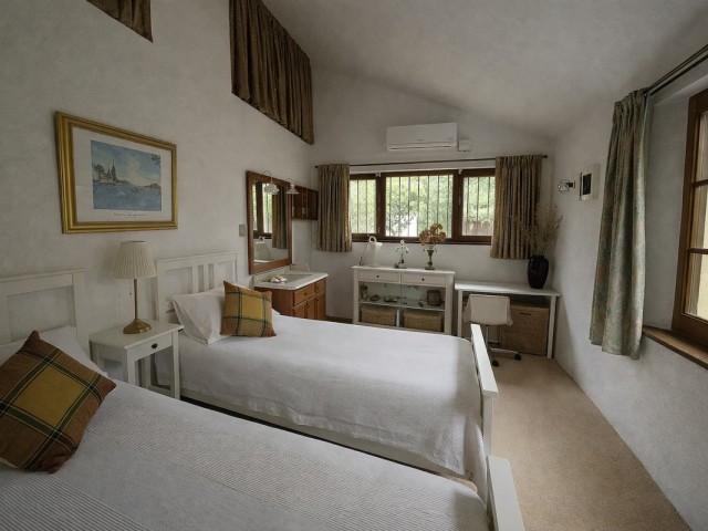 5 Bedrooms Villa in Estepona