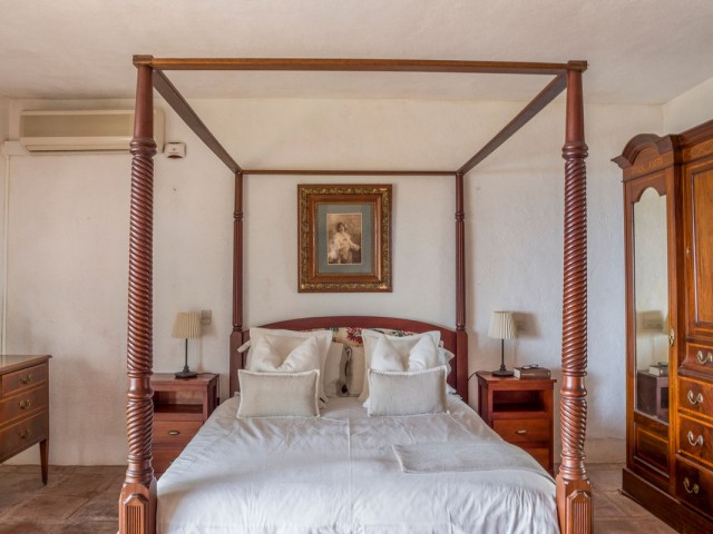 5 Sovrums Villa i Estepona