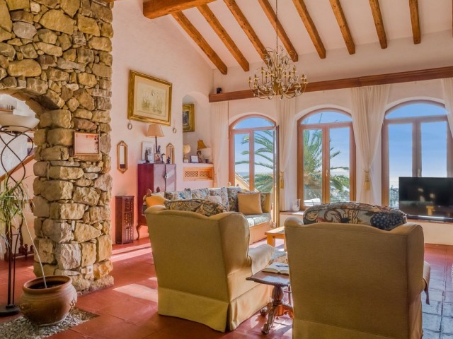 5 Sovrums Villa i Estepona