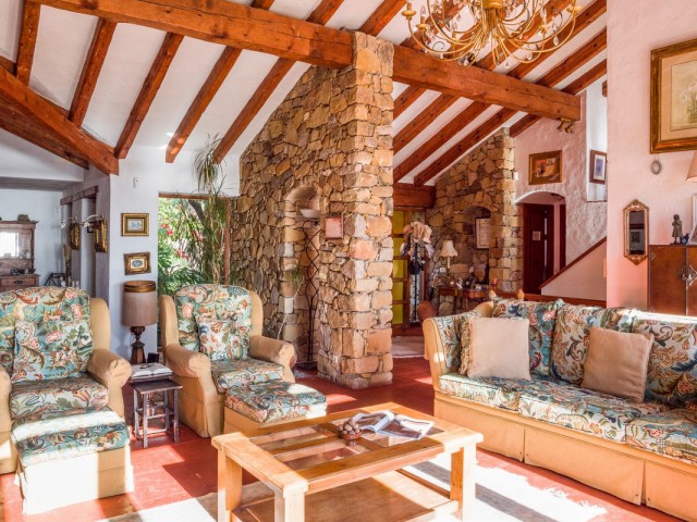 5 Sovrums Villa i Estepona