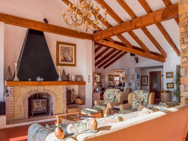 5 Sovrums Villa i Estepona