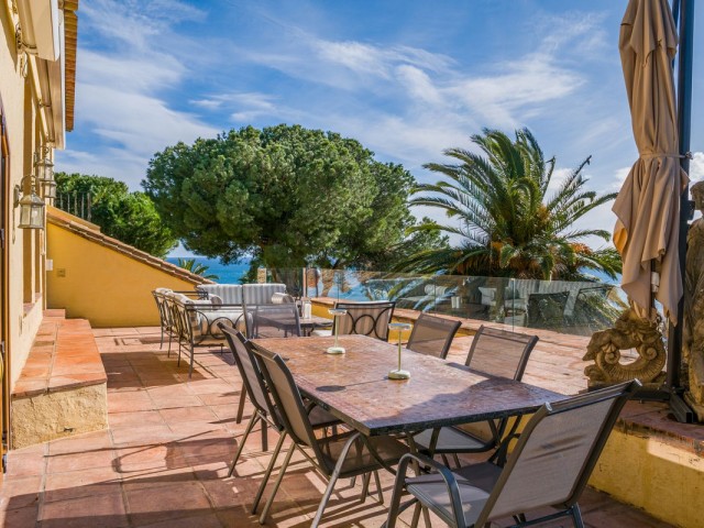 5 Sovrums Villa i Estepona