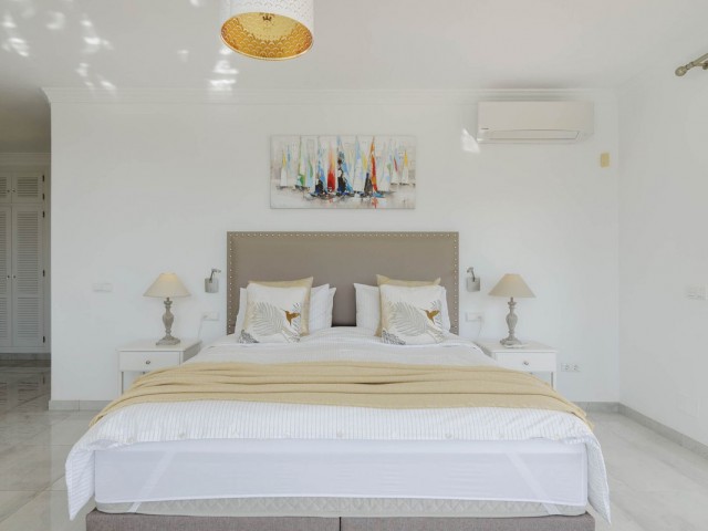 4 Bedrooms Villa in Mijas