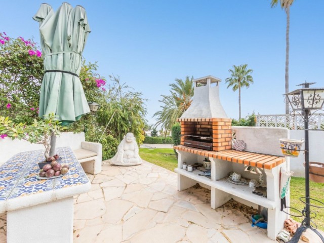 2 Slaapkamer Rijtjeshuis in Casares Playa