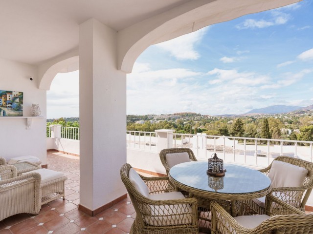 3 Slaapkamer Rijtjeshuis in Nueva Andalucía