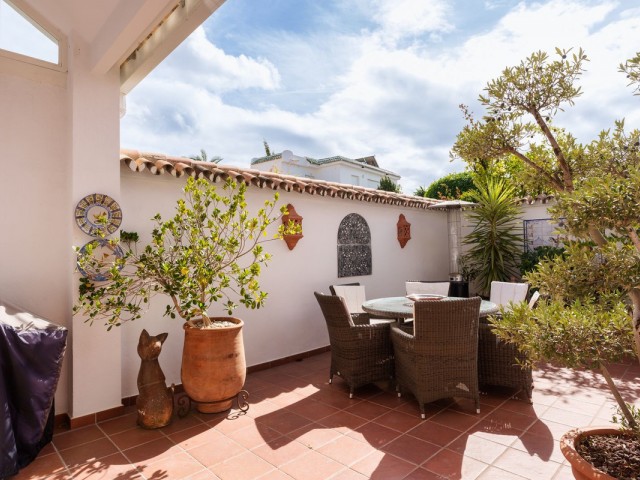 3 Slaapkamer Rijtjeshuis in Nueva Andalucía