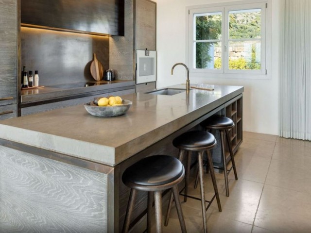 7 Bedrooms Villa in Marbella