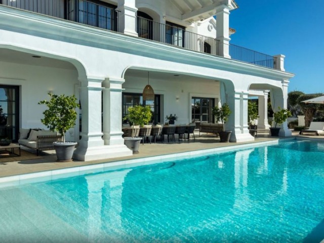 7 Bedrooms Villa in Marbella